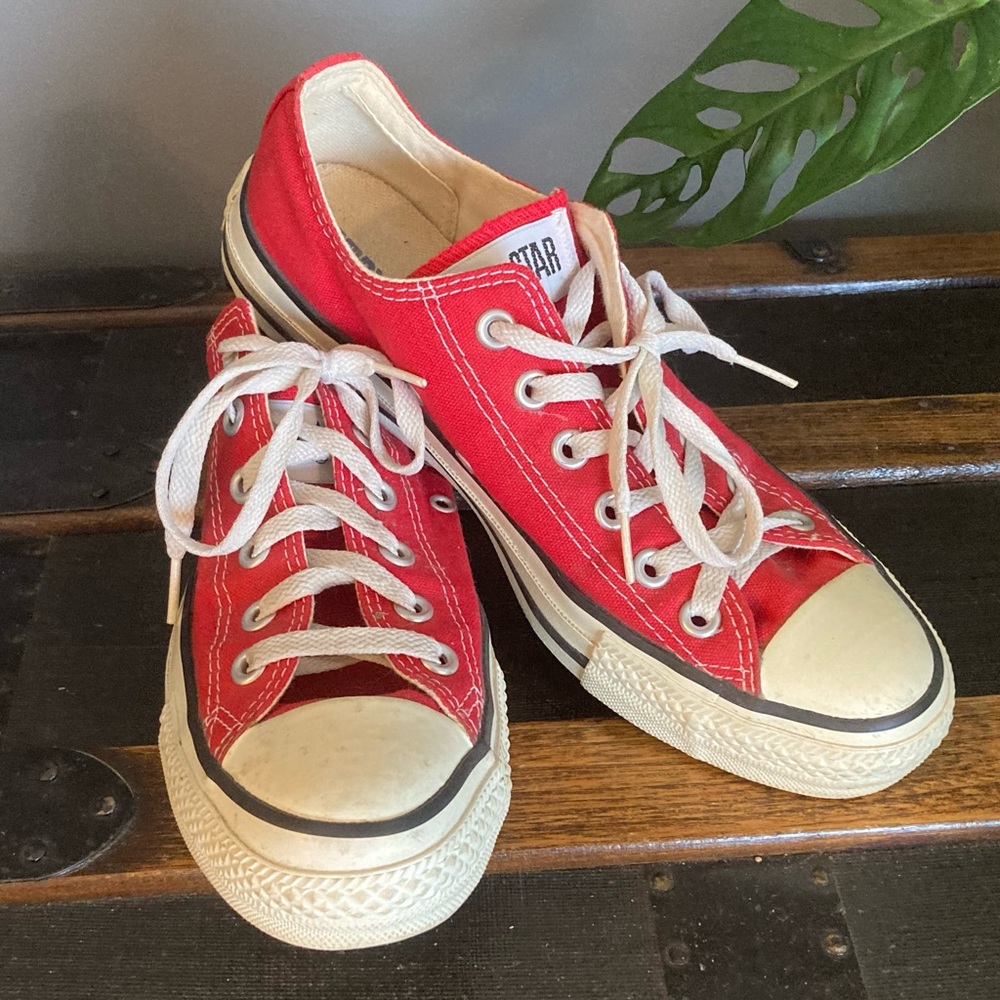 Converse Chuck Taylor All Star sneakers, red, Men’s 7/Women’s 9